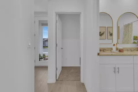 Entry Way - 4675 Sidesaddle Trl, Saint Cloud, FL 34772 photo 3 of 7