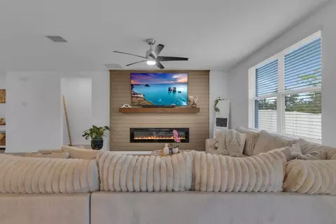 Living - 4675 Sidesaddle Trl, Saint Cloud, FL 34772 photo 1 of 2