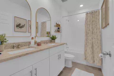 Bath - 4675 Sidesaddle Trl, Saint Cloud, FL 34772 photo 1 of 2
