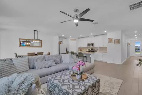 Entry Way - 4675 Sidesaddle Trl, Saint Cloud, FL 34772 photo 1 of 7