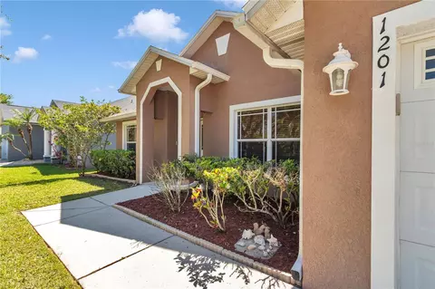 Exterior - 1201 Creekview Ct, Saint Cloud, FL 34772 photo 3 of 14