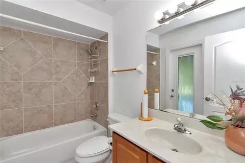 Bath - 1201 Creekview Ct, Saint Cloud, FL 34772 photo 5 of 6