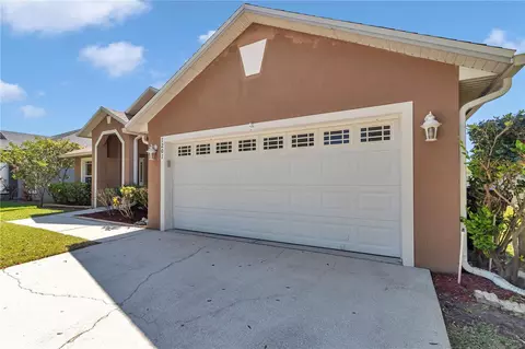Exterior - 1201 Creekview Ct, Saint Cloud, FL 34772 photo 4 of 14