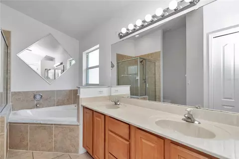 Bath - 1201 Creekview Ct, Saint Cloud, FL 34772 photo 1 of 6