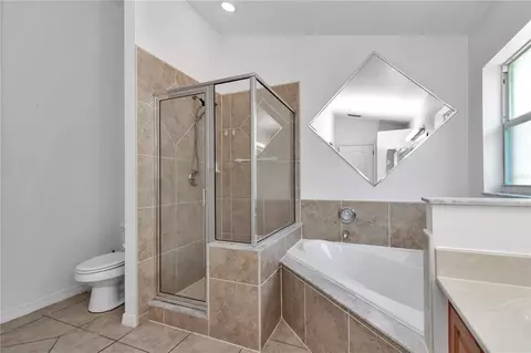 Bath - 1201 Creekview Ct, Saint Cloud, FL 34772 photo 2 of 6