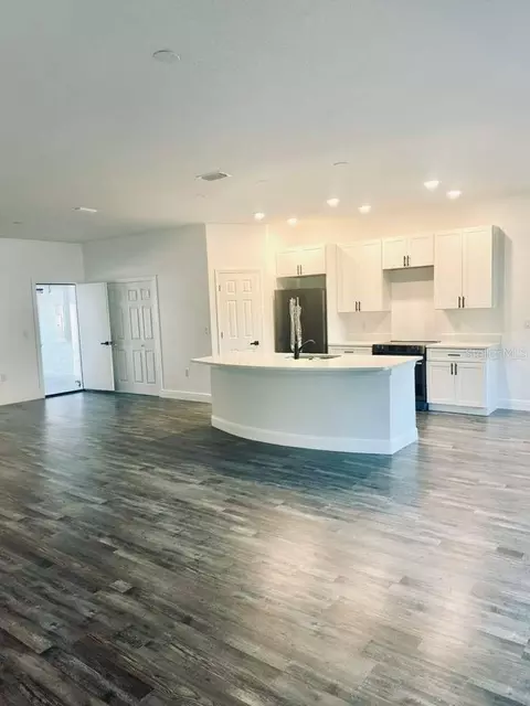 Kitchen - 121 Argyle Ave, Frostproof, FL 33843 photo 1 of 1