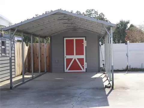 Exterior - 940 Oleander Dr SE, Winter Haven, FL 33880 photo 4 of 10