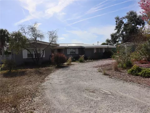 Exterior - 940 Oleander Dr SE, Winter Haven, FL 33880 photo 3 of 10