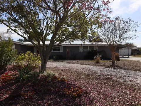 Exterior - 940 Oleander Dr SE, Winter Haven, FL 33880 photo 2 of 10