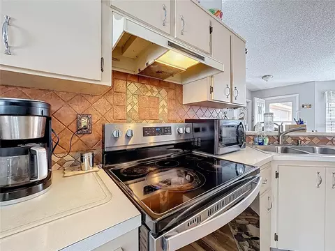 Kitchen - 3622 Tree Line Way, Saint Cloud, FL 34769 photo 4 of 5