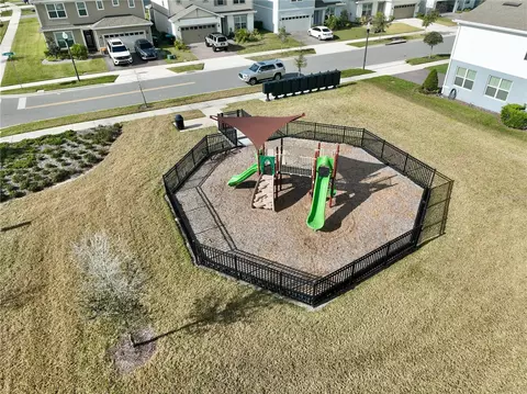 View/Area - 10923 Leafshore Loop, Orlando, FL 32829 photo 5 of 7