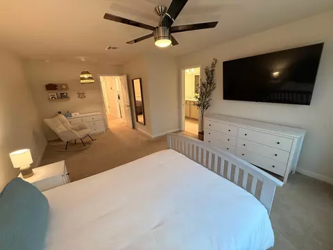 Bedroom - 10923 Leafshore Loop, Orlando, FL 32829 photo 8 of 10