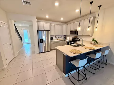 Kitchen - 10923 Leafshore Loop, Orlando, FL 32829 photo 1 of 3