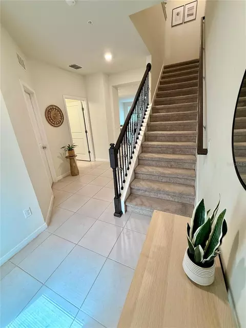 Entry Way - 10923 Leafshore Loop, Orlando, FL 32829 photo 2 of 3