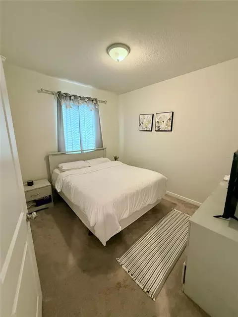 Bedroom - 10923 Leafshore Loop, Orlando, FL 32829 photo 2 of 10