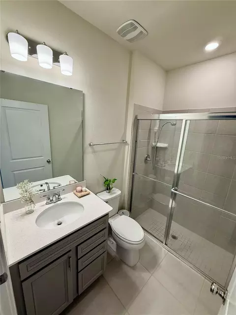 Bath - 10923 Leafshore Loop, Orlando, FL 32829 photo 1 of 5