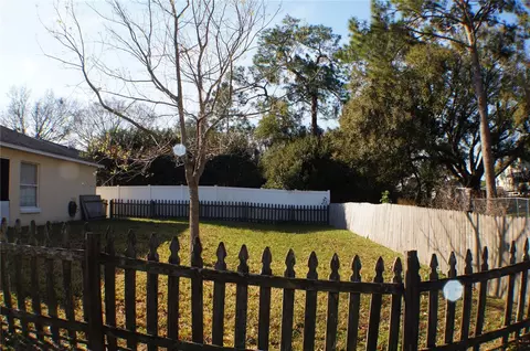 Exterior - 214 Eagle Point Loop, Auburndale, FL 33823 photo 3 of 12