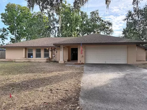 209 First St, Tavares, FL 32778