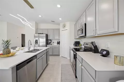 Kitchen - 3960 Guernsey Bnd, Saint Cloud, FL 34772 photo 2 of 4