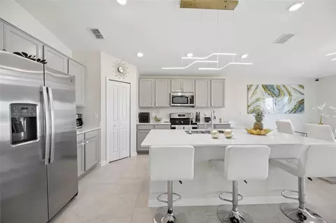 Kitchen - 3960 Guernsey Bnd, Saint Cloud, FL 34772 photo 3 of 4