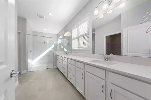 Bath - 4836 Shady Pines Dr, Saint Cloud, FL 34772 photo 2 of 8