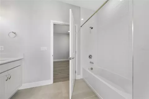 Bath - 4836 Shady Pines Dr, Saint Cloud, FL 34772 photo 4 of 8