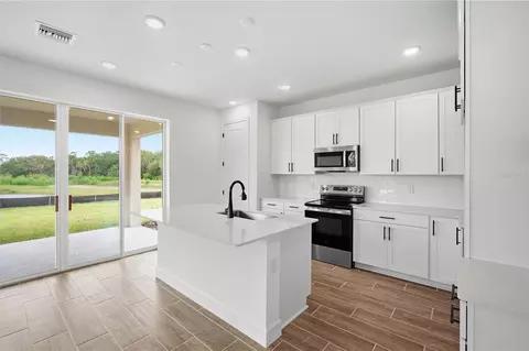 Kitchen - 14510 Banks Ct, Parrish, FL 34219 photo 4 of 4