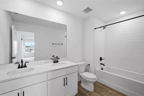 Bath - 14510 Banks Ct, Parrish, FL 34219 photo 3 of 3