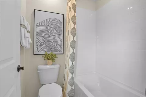 Bath - 2223 Anders Dr, Parrish, FL 34219 photo 1 of 4