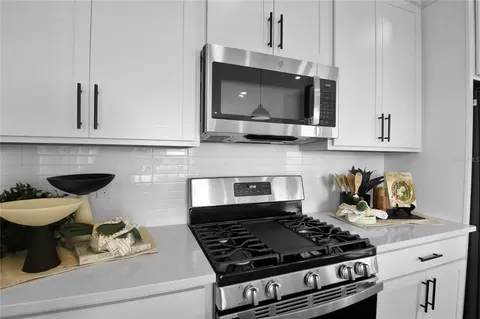 Kitchen - 2223 Anders Dr, Parrish, FL 34219 photo 2 of 4