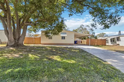 2320 Darby Ln, Saint Cloud, FL 34769 photo 2