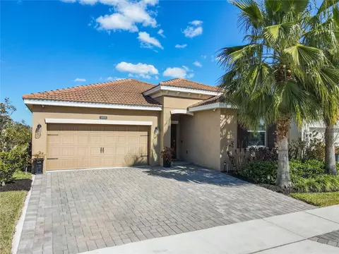 1055 Oak Bluff Dr, Davenport, FL 33837