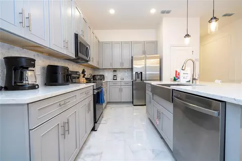 Kitchen - 5860 High Seas Dr, Orlando, FL 32821 photo 5 of 5