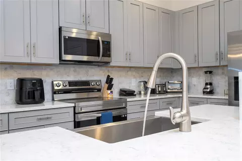 Kitchen - 5860 High Seas Dr, Orlando, FL 32821 photo 3 of 5