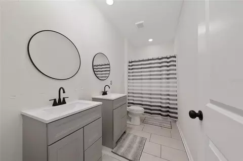 Bath - 6404 Sprucepine Ln, Saint Cloud, FL 34771 photo 2 of 3
