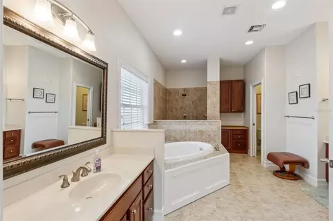 Bath - 3161 Buckingham Way, Saint Cloud, FL 34772 photo 3 of 5