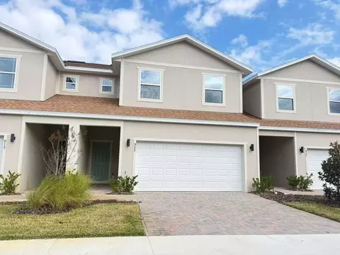 925 Lakefront Village Dr, Clermont, FL 34711