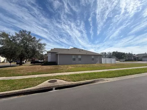 Exterior - 430 Merlot Dr, Ocoee, FL 34761 photo 2 of 4