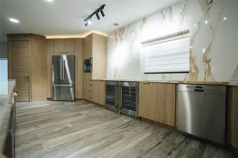 Kitchen - 32325 State Road 44, Eustis, FL 32736 photo 3 of 4