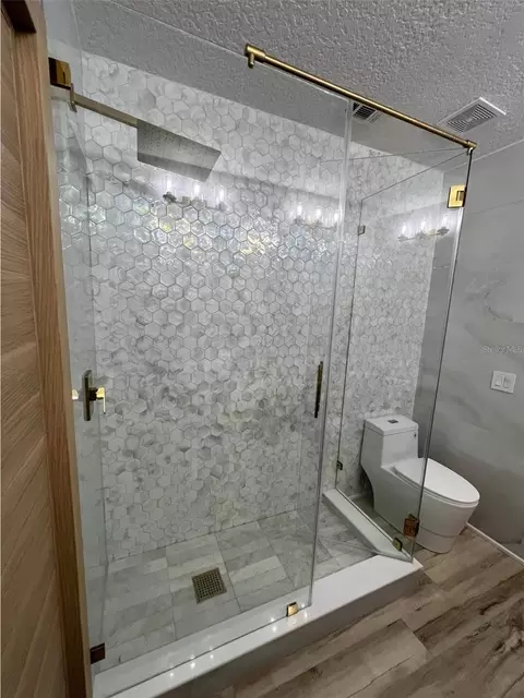 Bath - 32325 State Road 44, Eustis, FL 32736 photo 3 of 5