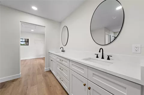 Bath - 5824 Dease Rd, Saint Cloud, FL 34771 photo 2 of 9