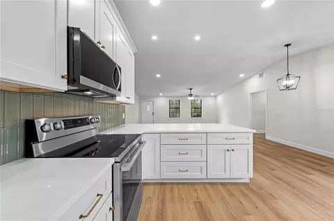 Kitchen - 5824 Dease Rd, Saint Cloud, FL 34771 photo 6 of 8