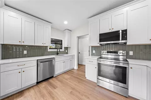 Kitchen - 5824 Dease Rd, Saint Cloud, FL 34771 photo 3 of 8