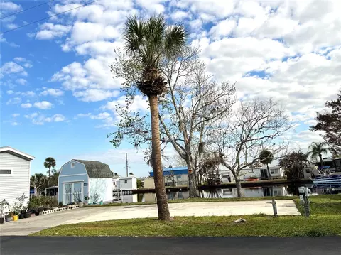 1305 Pine Island Dr N, Saint Cloud, FL 34771