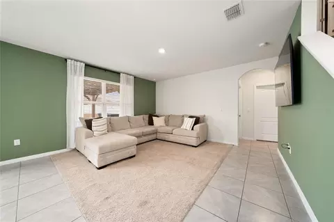 Living - 740 Squires Grove Dr, Winter Haven, FL 33880 photo 1 of 2