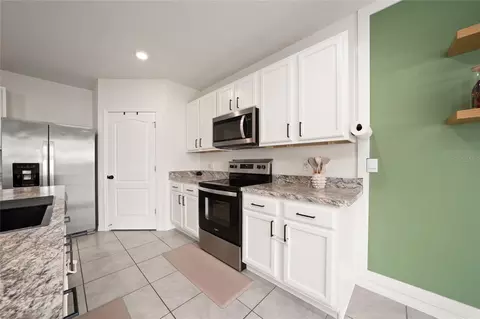 Kitchen - 740 Squires Grove Dr, Winter Haven, FL 33880 photo 3 of 3