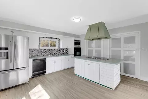 Kitchen - 6670 Bay Shore Dr, Saint Cloud, FL 34771 photo 1 of 3