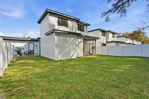 Exterior - 1012 Farmstead St, Eustis, FL 32736 photo 5 of 6