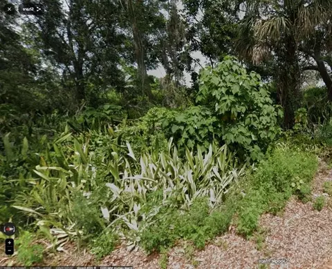 Almond Avenue, Sarasota, FL 34234