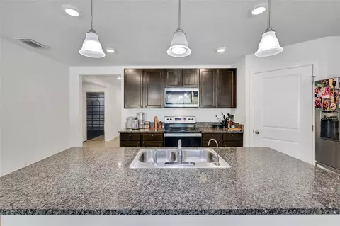 Kitchen - 8640 SW 49th Cir, Ocala, FL 34476 photo 5 of 7